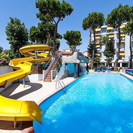 Hotel Fabrizio ริมินี ภายนอก รูปภาพ